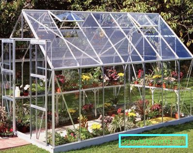Како да се избере оптималната големина на стаклена градина?
